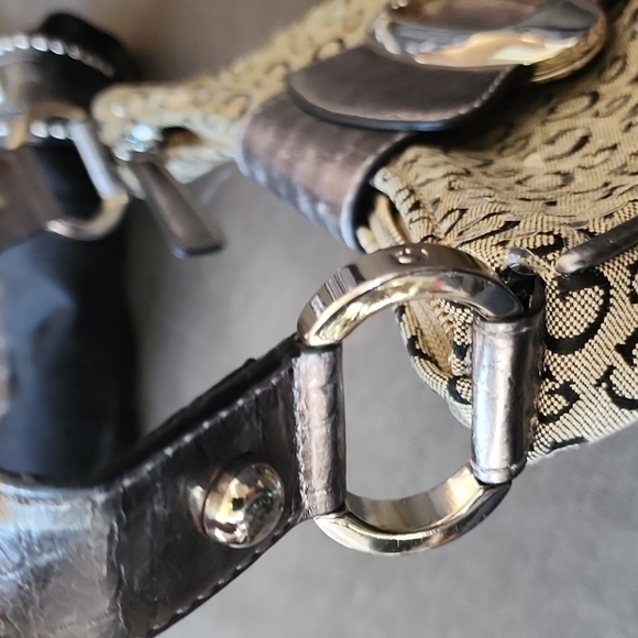 Guess handbag - Picture 5 of 6